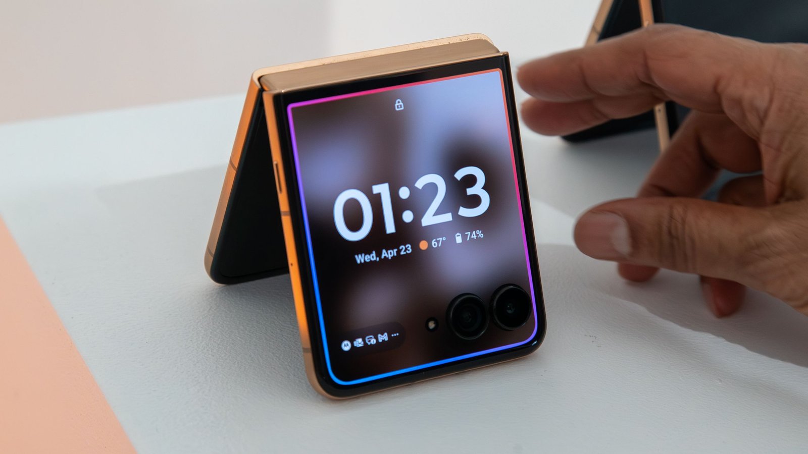 The stage is set for a much better Motorola Razr Ultra in 2026, and I can’t wait to see how it improves on arguably the best flip phone of 2025. Here’s how the Galaxy Z Flip 7 and current smartphone trends can literally help shape the next Razr